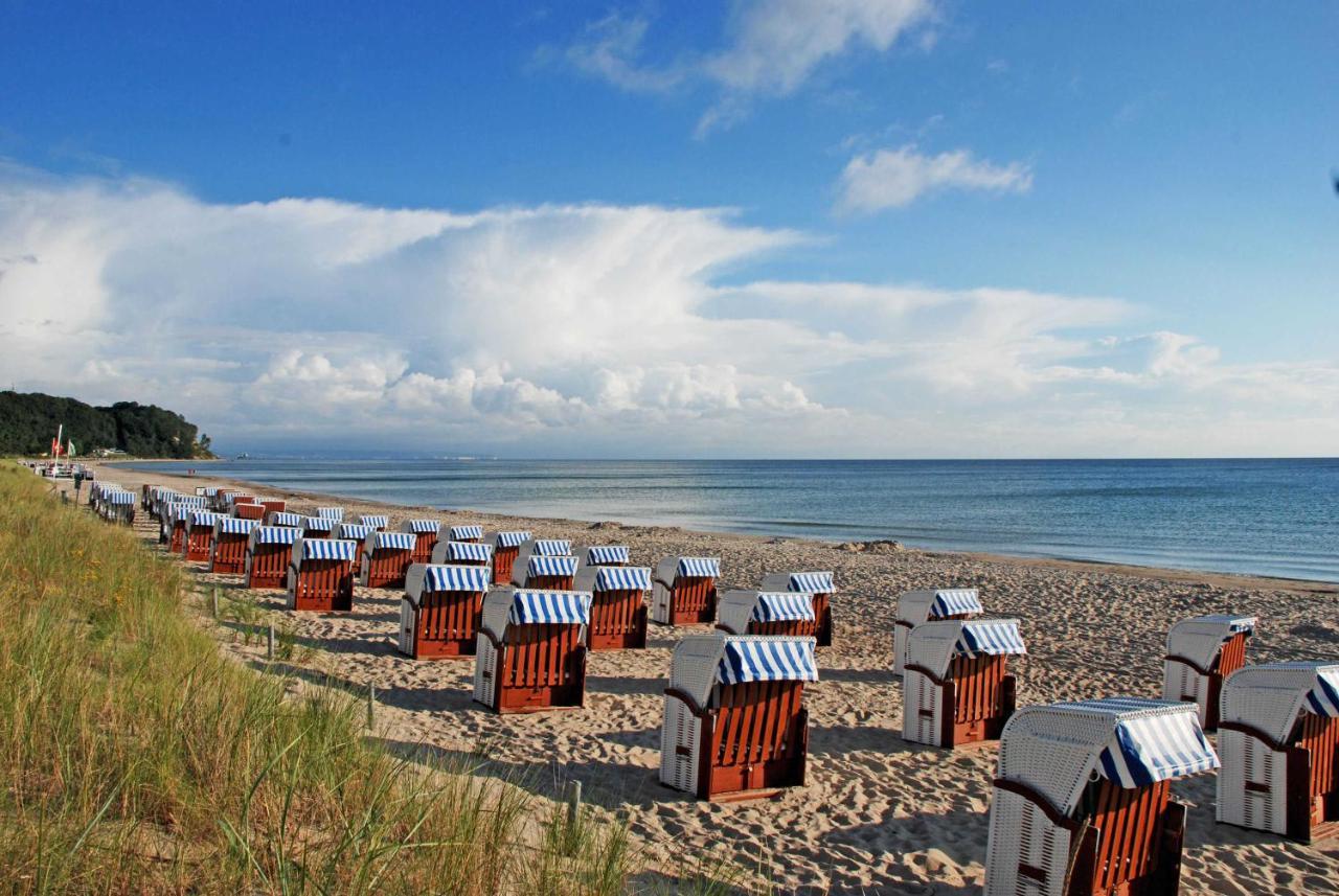 Ferienhaus Zum Boddenstrand Mit Ka Groß Zicker Exterior foto