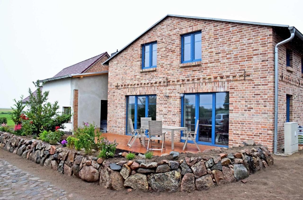 Ferienhaus Zum Boddenstrand Mit Ka Groß Zicker Exterior foto