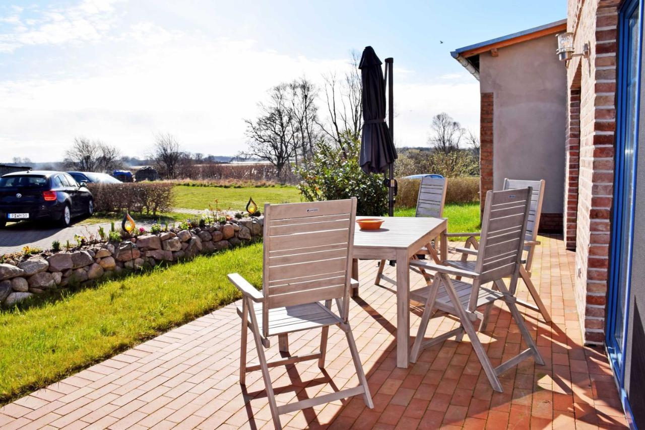 Ferienhaus Zum Boddenstrand Mit Ka Groß Zicker Exterior foto